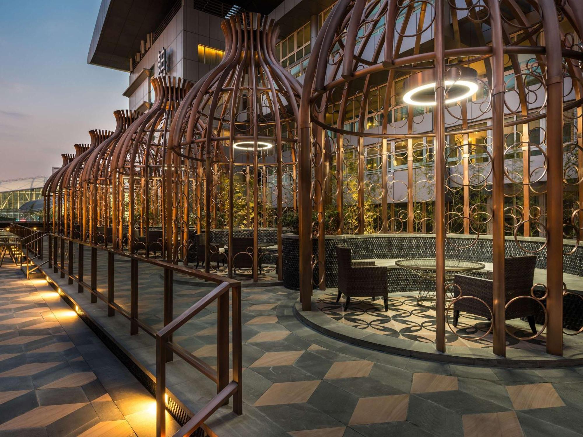 Pullman Baiyun Airport Hotel 5*
