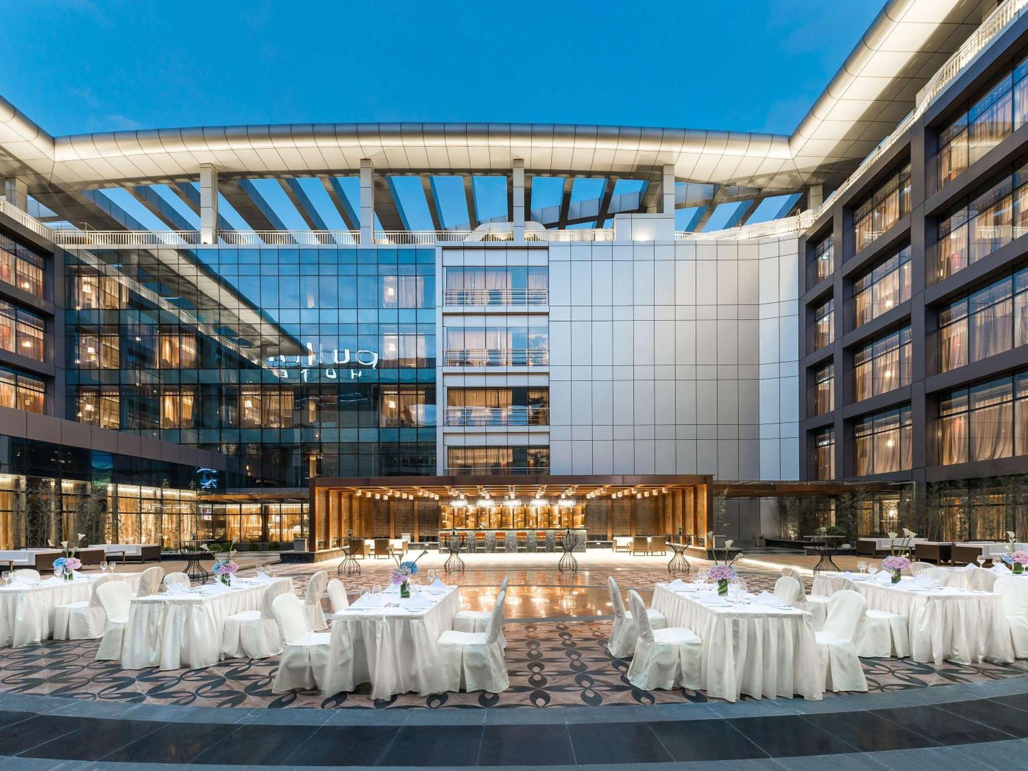 Pullman Baiyun Airport - Free Shuttle Bus & Official Registration Agency During Fair Hotel 5*